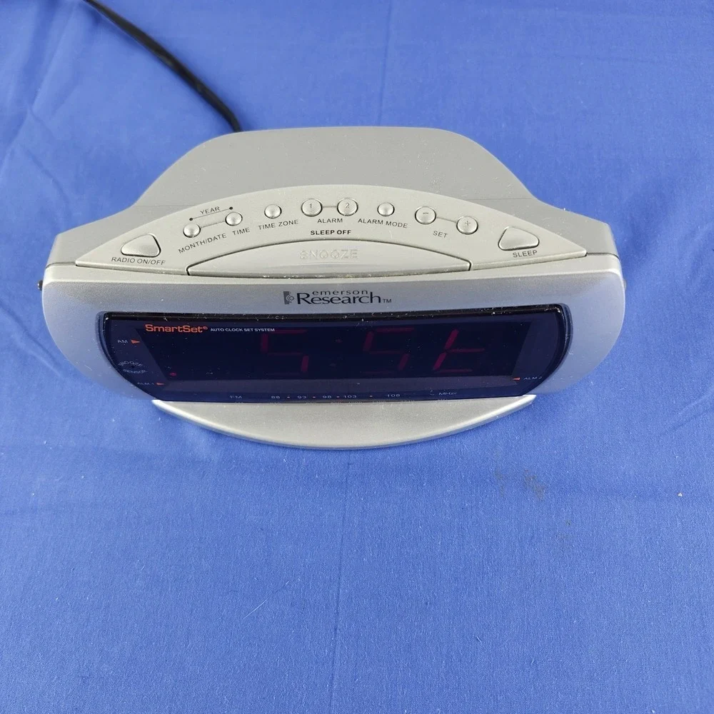 Emerson Research Smart Set FM/AM Radio Alarm Clock Tested Snooze Sensor CKS2235S